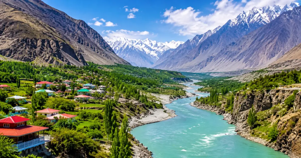 Top Places to Visit in Pakistan: 10 Beautiful Destinations You Should Explore